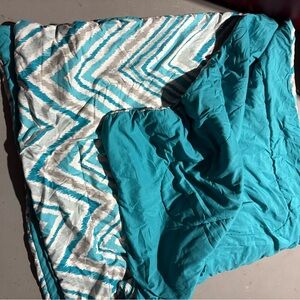 Mainstays Teal and White Zigzag Comforter